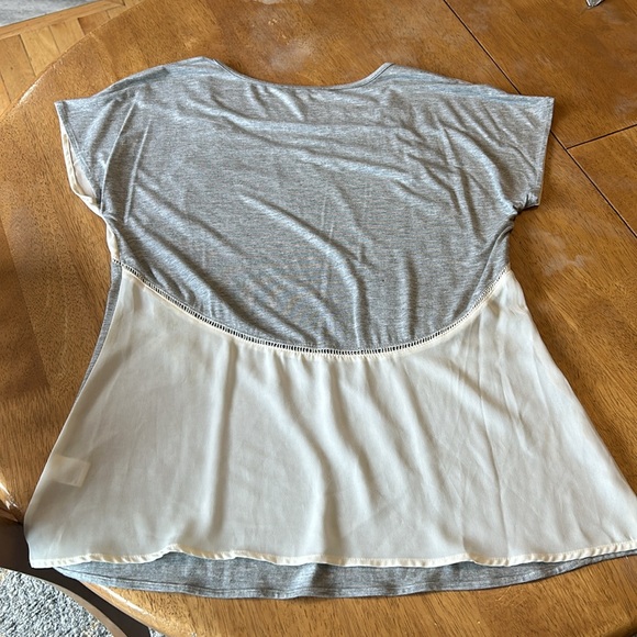 Super comfy 2 toned top - Picture 2 of 3